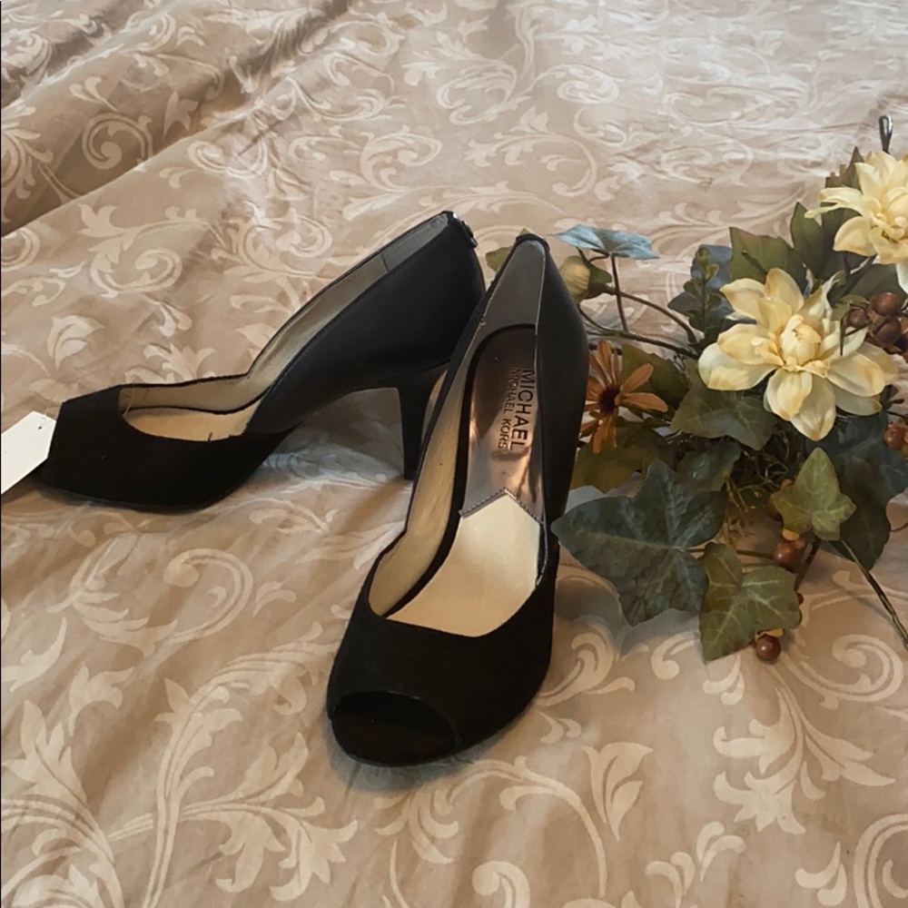NWTs Michal Kors Suede/leather Heels Black Sz7.5M